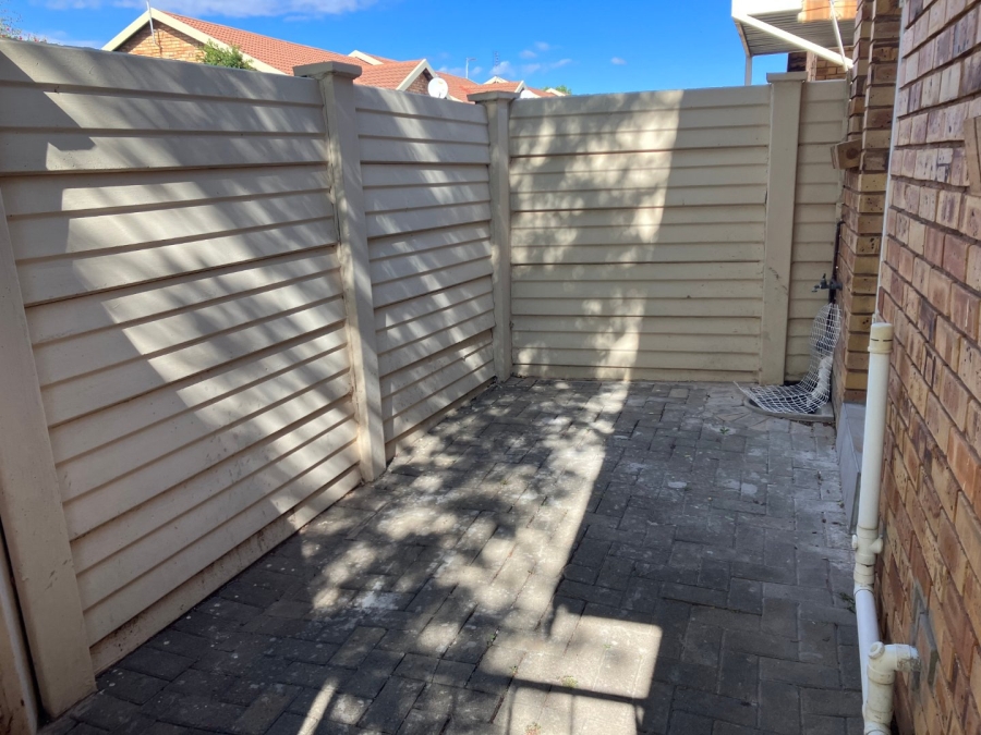 2 Bedroom Property for Sale in Fleurdal Free State